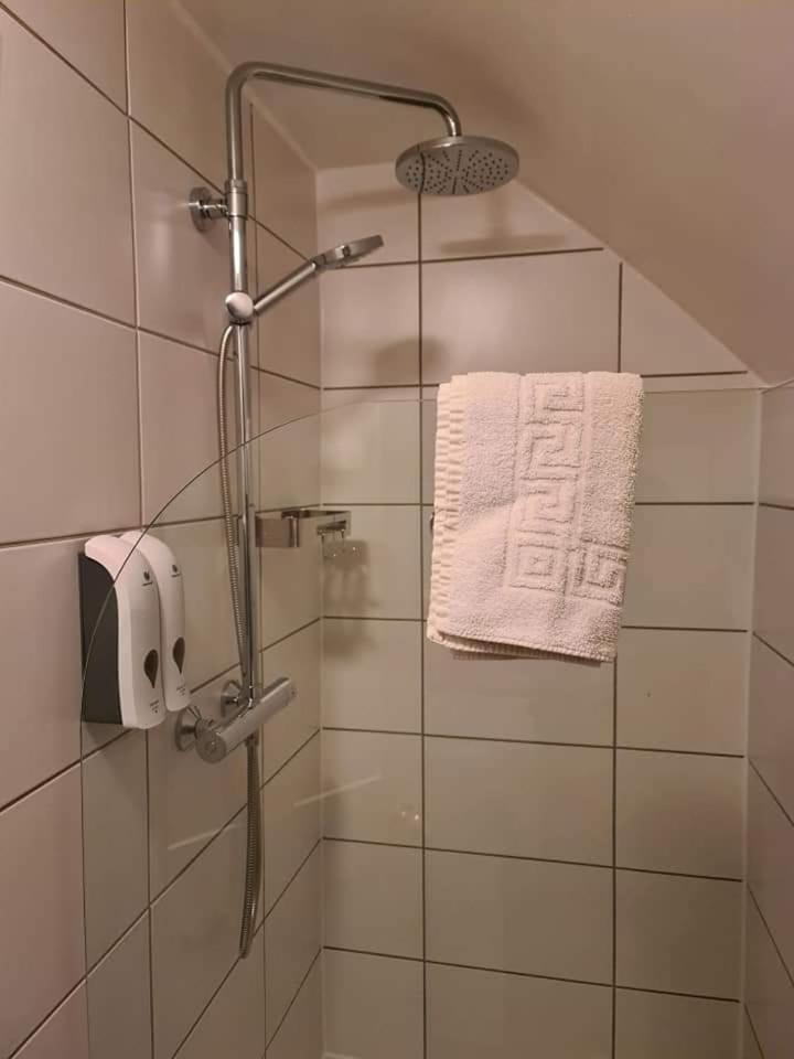 Woodlands 159 Bed & Breakfast Першор Екстериор снимка