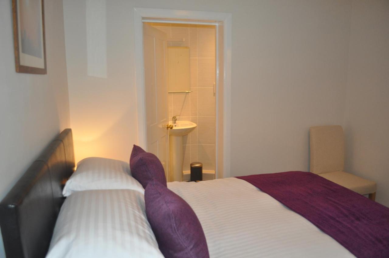 Woodlands 159 Bed & Breakfast Першор Екстериор снимка