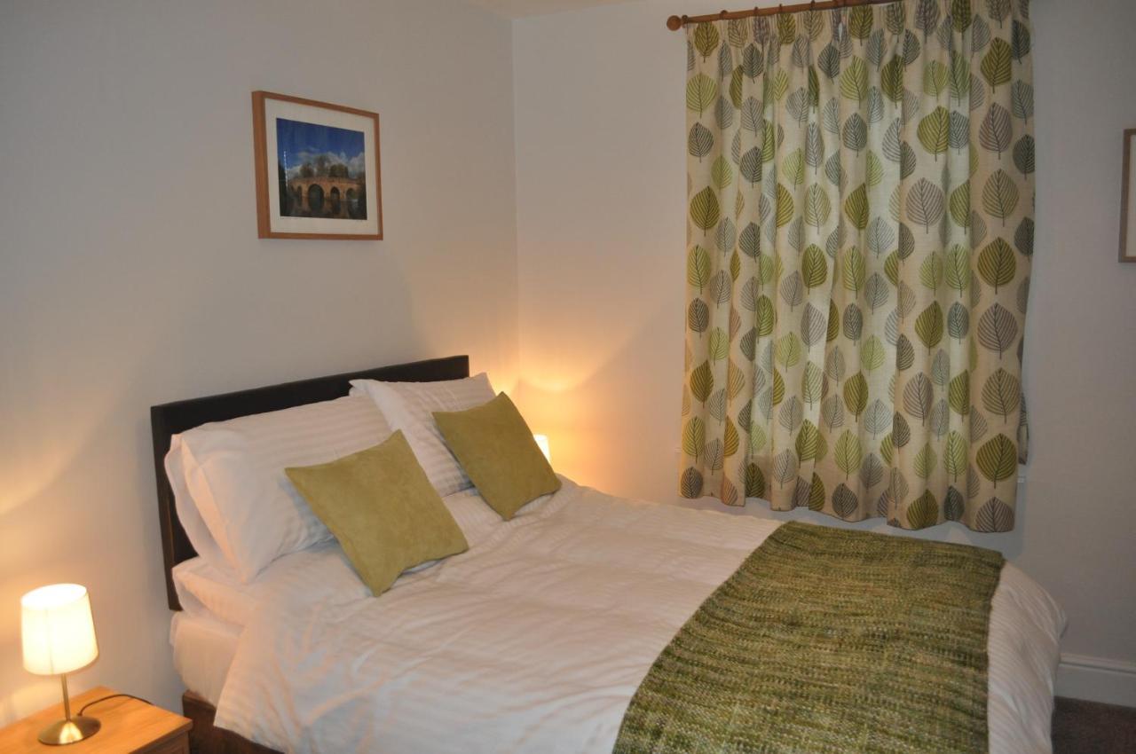Woodlands 159 Bed & Breakfast Першор Екстериор снимка