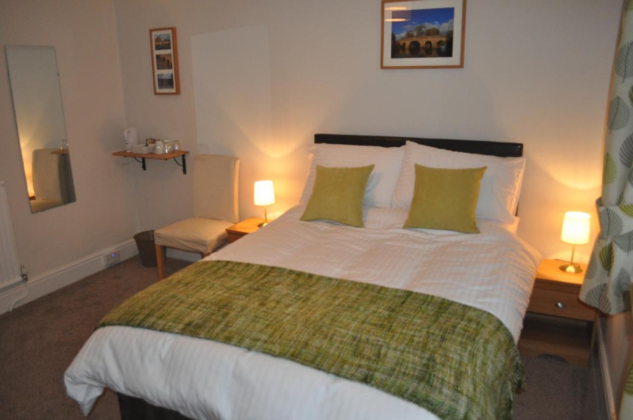 Woodlands 159 Bed & Breakfast Першор Екстериор снимка