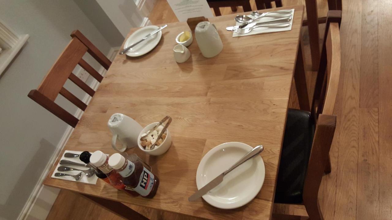 Woodlands 159 Bed & Breakfast Першор Екстериор снимка